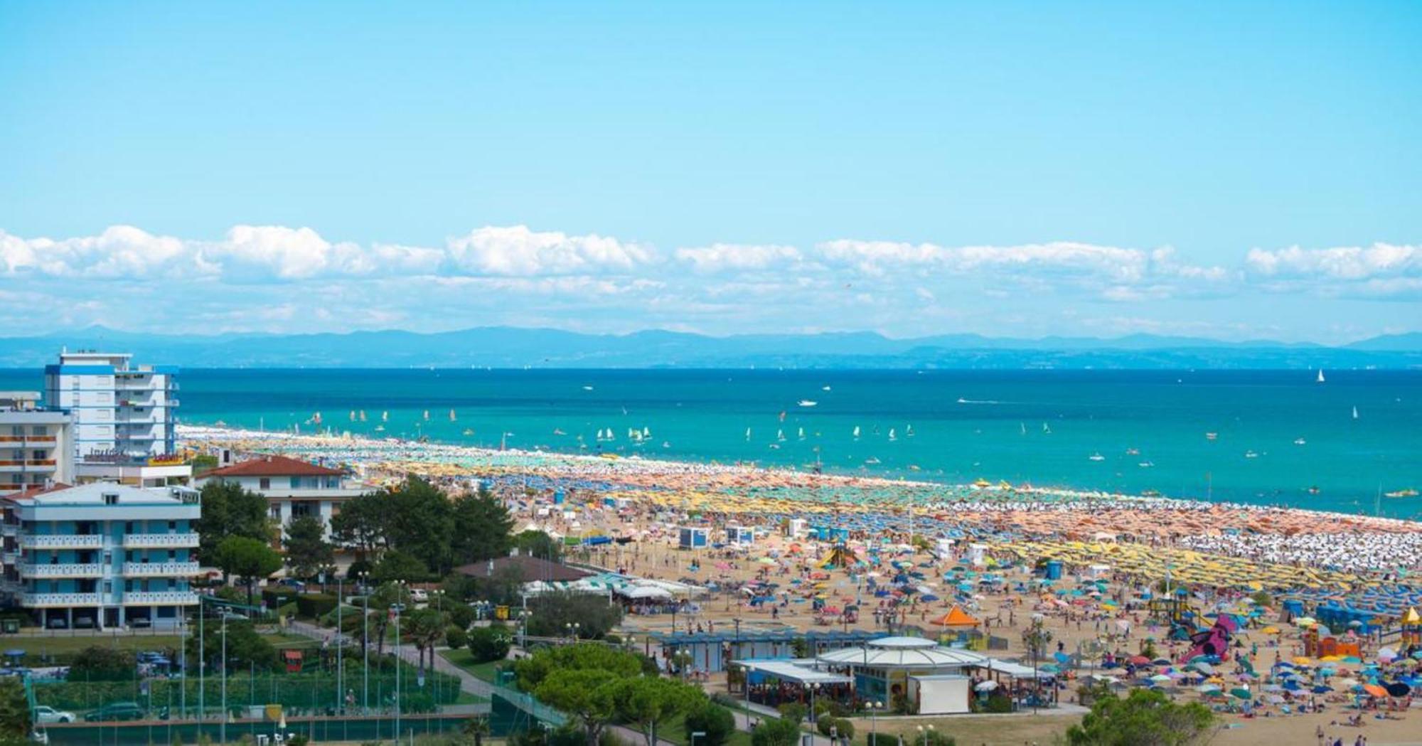 Beachfront Two-room For 5 Guests Appartamento *